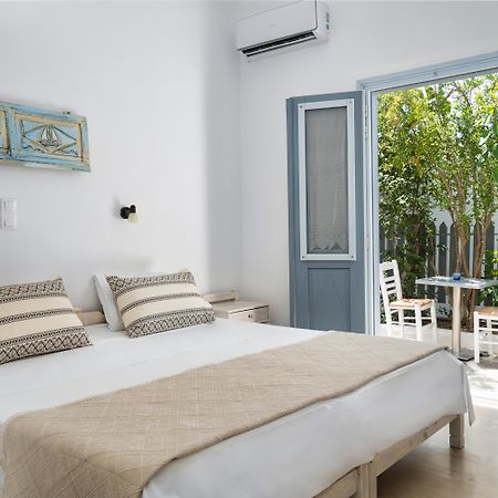 נאוסה Hotel Iris מראה חיצוני תמונה