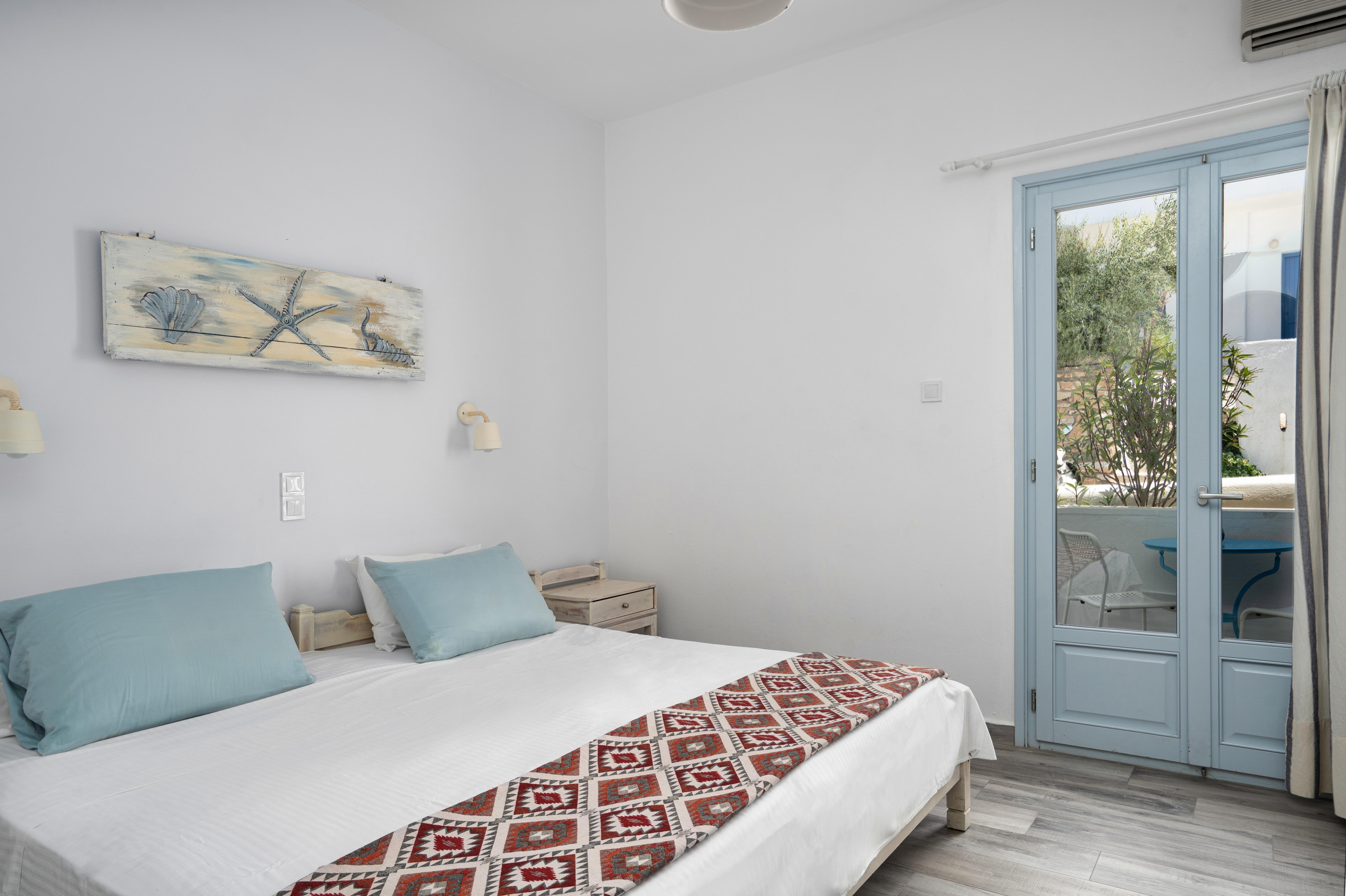 נאוסה Hotel Iris מראה חיצוני תמונה