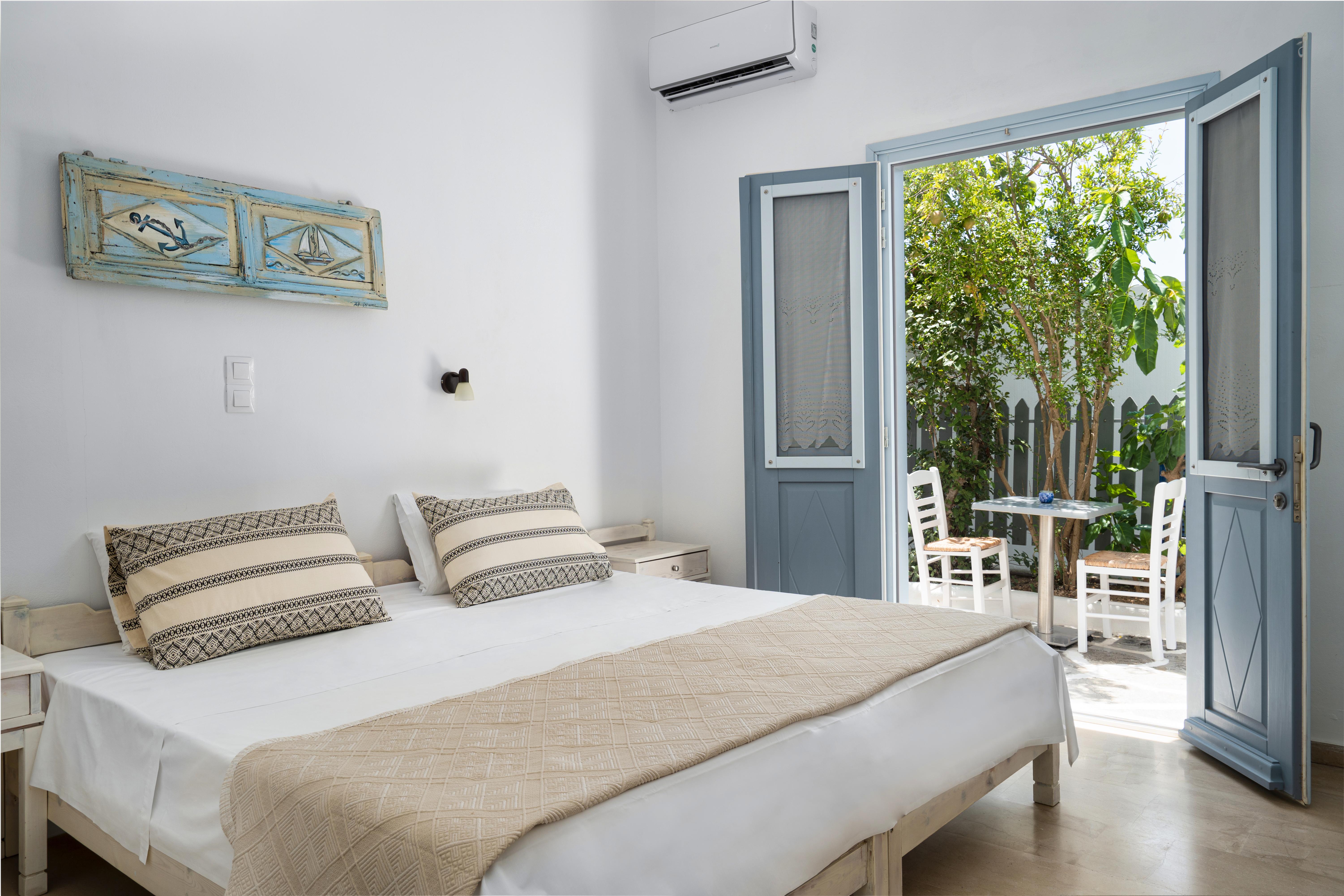 נאוסה Hotel Iris מראה חיצוני תמונה
