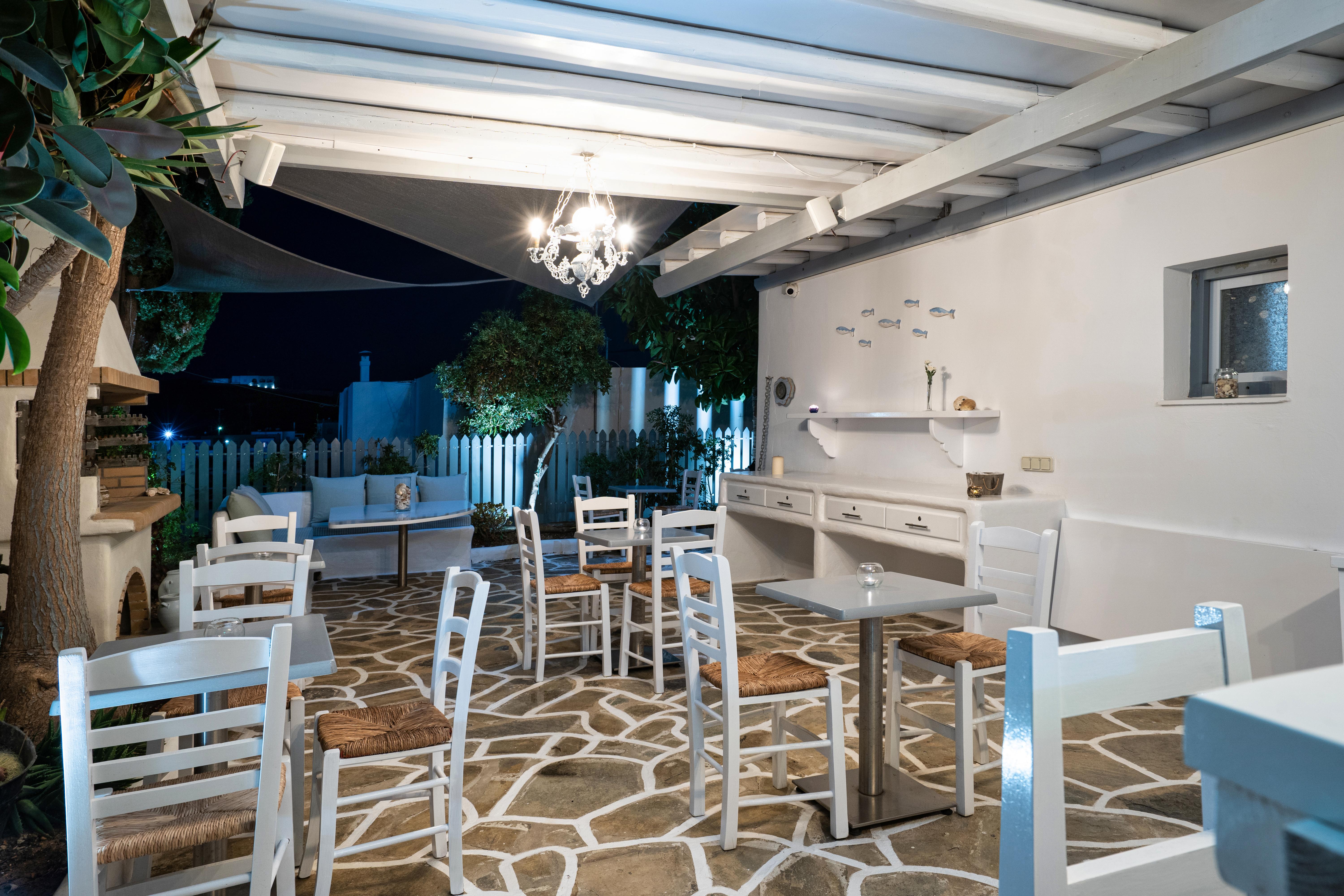 נאוסה Hotel Iris מראה חיצוני תמונה