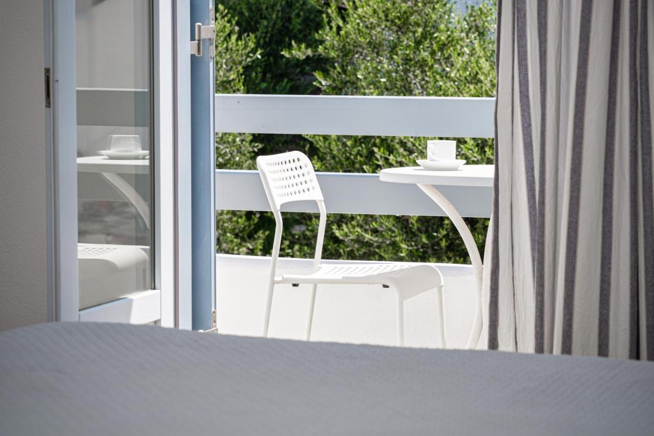 נאוסה Hotel Iris מראה חיצוני תמונה